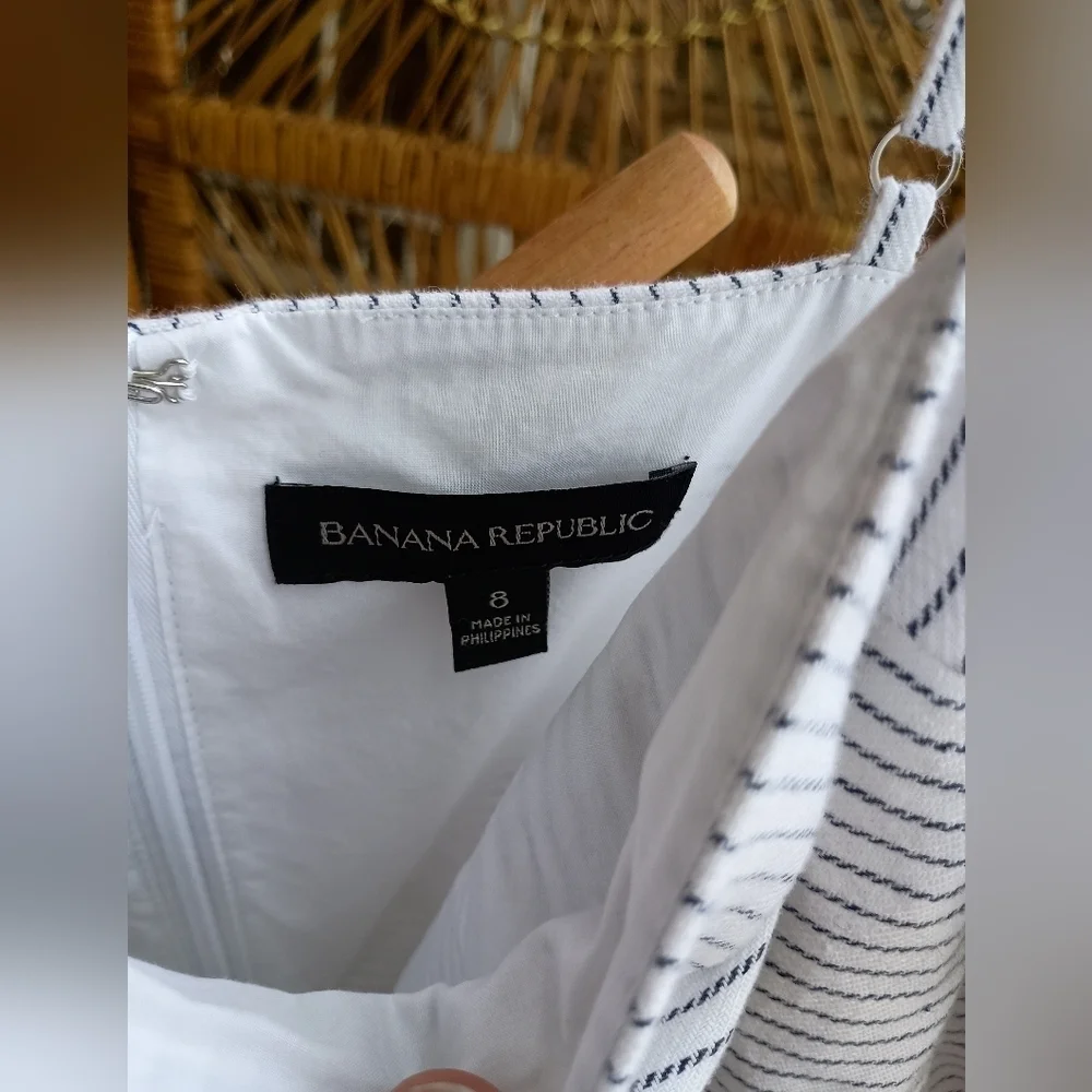Banana Republic chic sleeveless